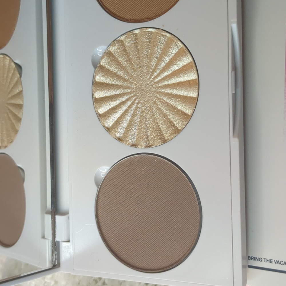 OFRA Face It Midi Palette in LIGHT, 12g/042oz(3x 4g/0.14) - Picture 2 of 11